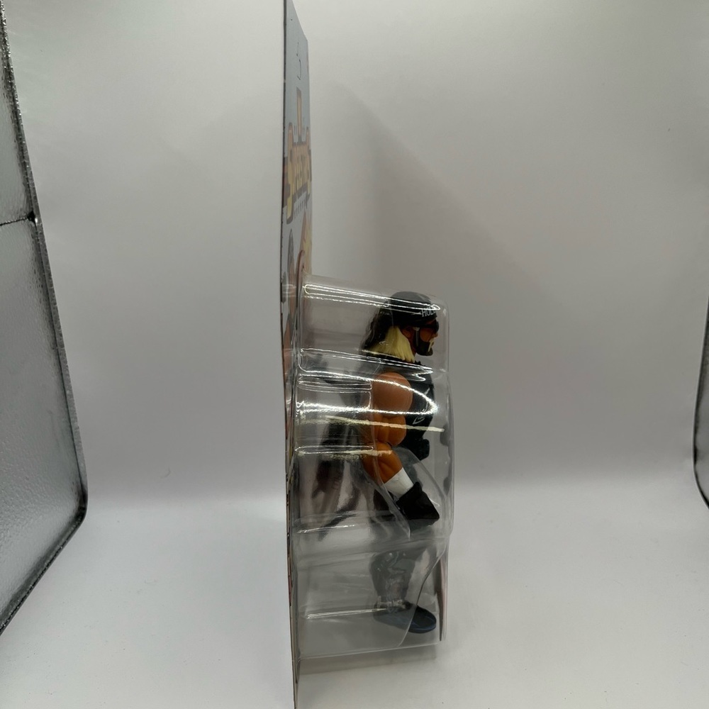 WWE Superstars “Hollywood” Hulk Hogan Action Figure. - Picture 3 of 3